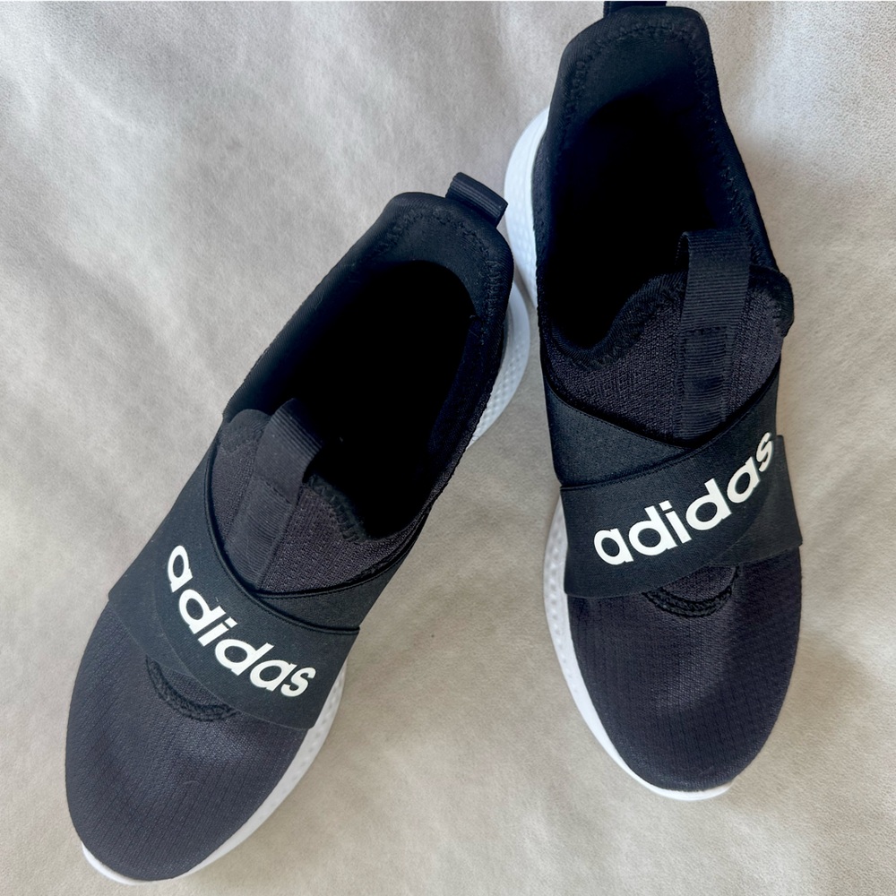 Women’s Adidas Black Slip-on Sneakers Size 7
